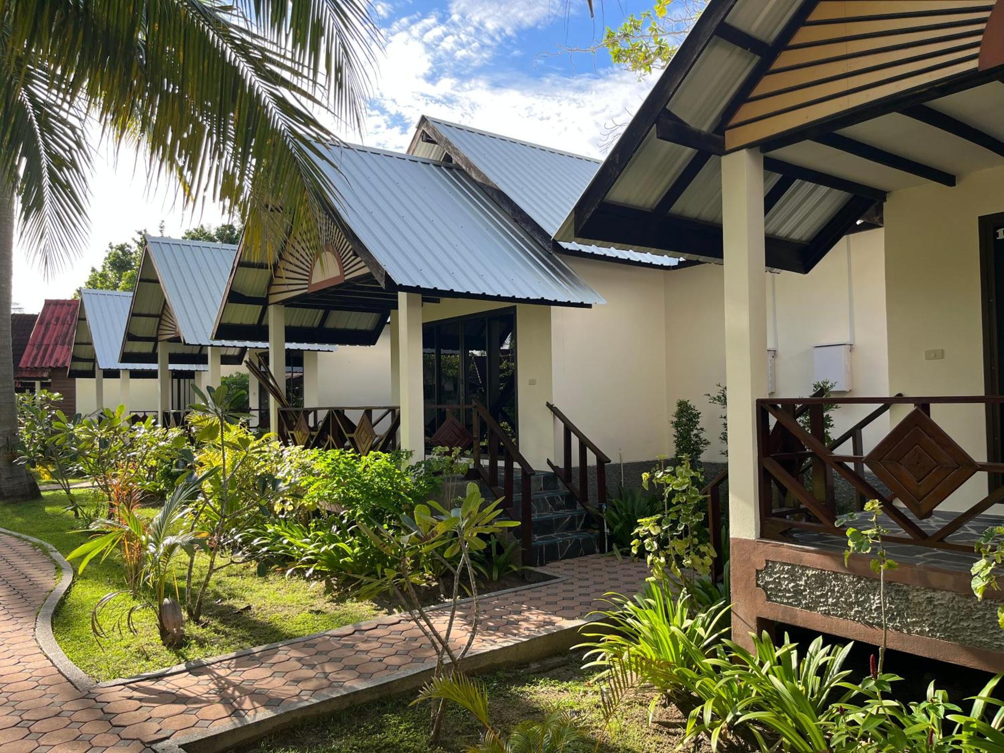 Noble House Beach Resort Ko Lanta Exterior foto