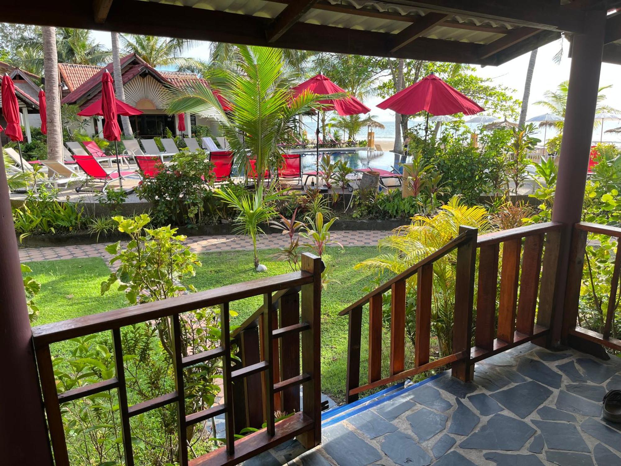 Noble House Beach Resort Ko Lanta Exterior foto