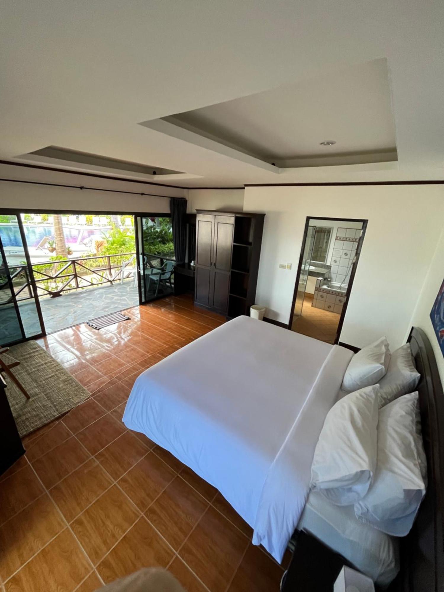 Noble House Beach Resort Ko Lanta Exterior foto